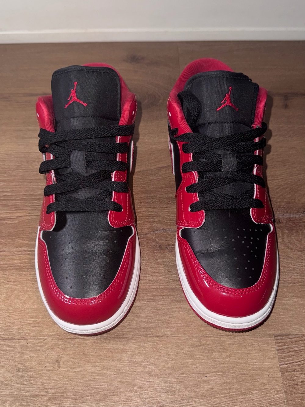 Jordan Men's Low-Top Sneakers in Black and Red